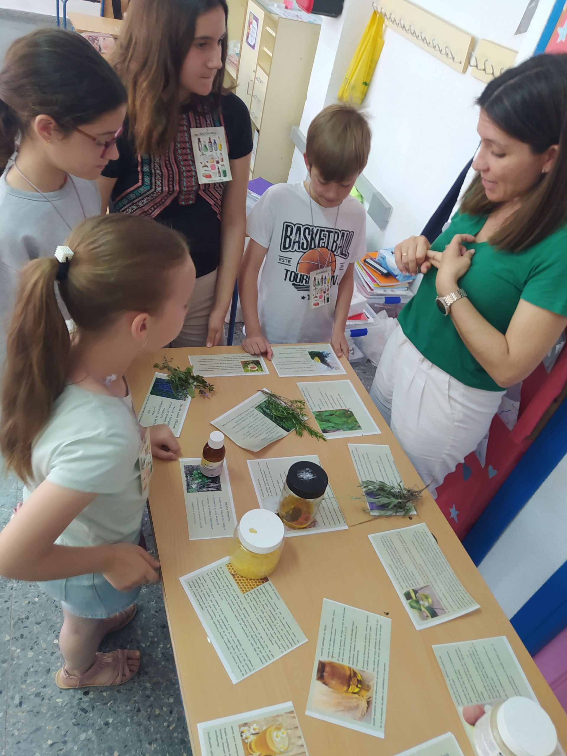 Somos Aldea educativa. Servicios de gestión socioeducativa para Centros Educativos y Ayuntamientos.