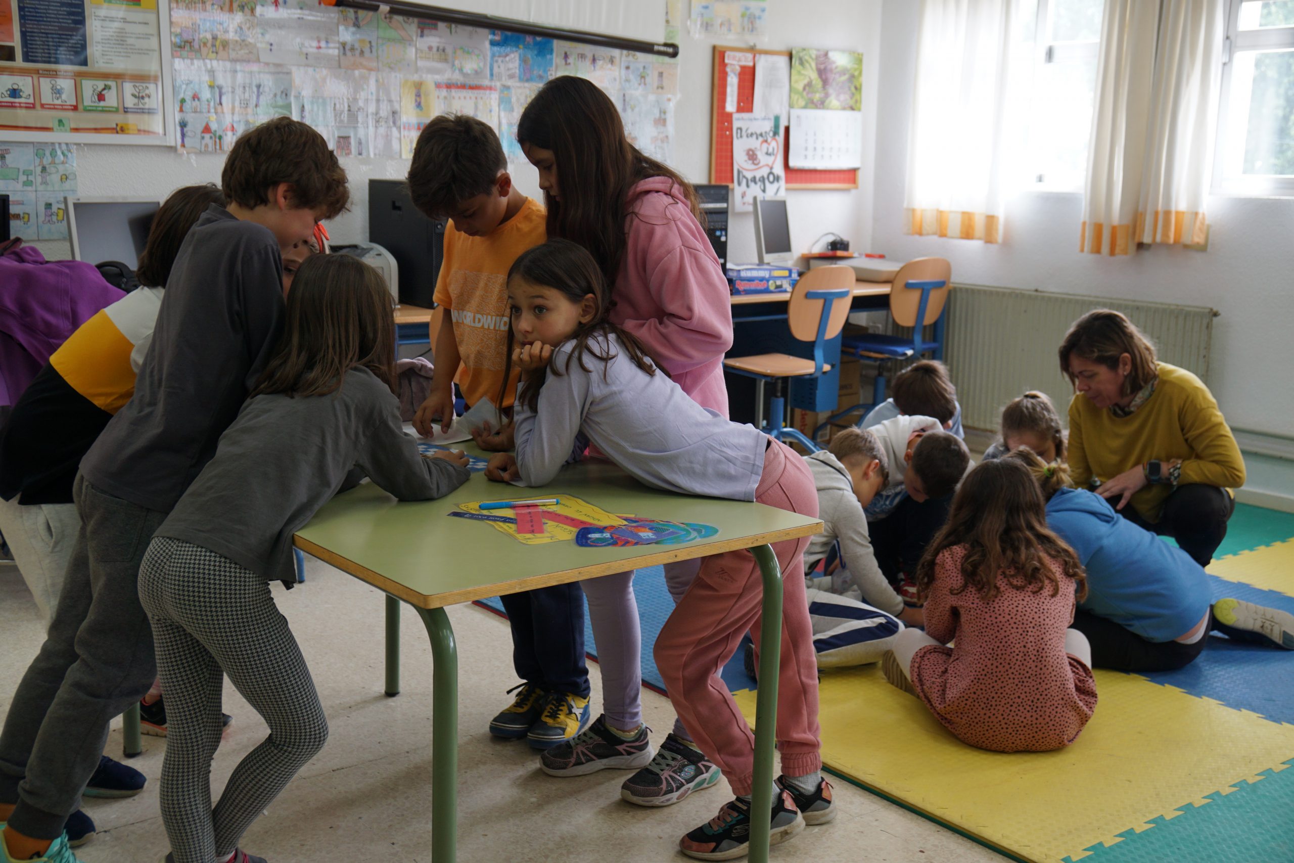 Somos Aldea educativa. Servicios de gestión socioeducativa para Centros Educativos y Ayuntamientos.